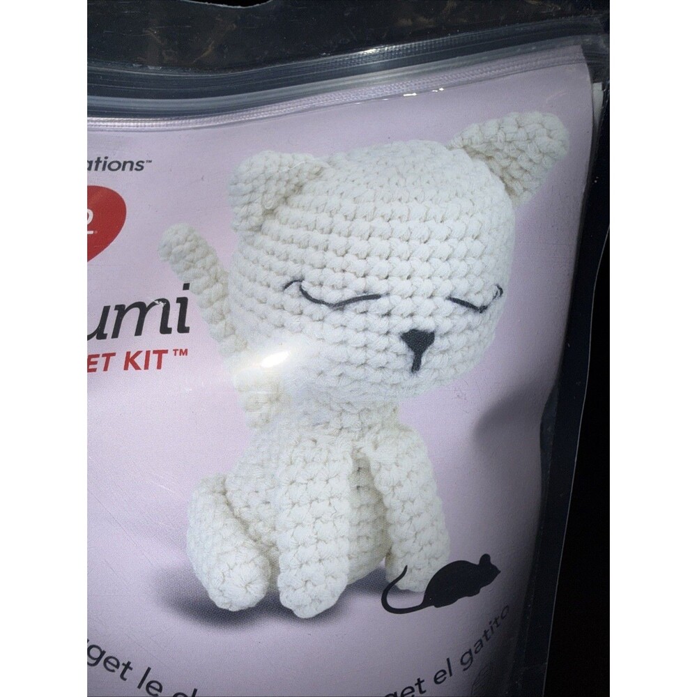 New Sealed Yarnspirations Red Heart Amigurumi Crochet Kit Nugget the Kitten